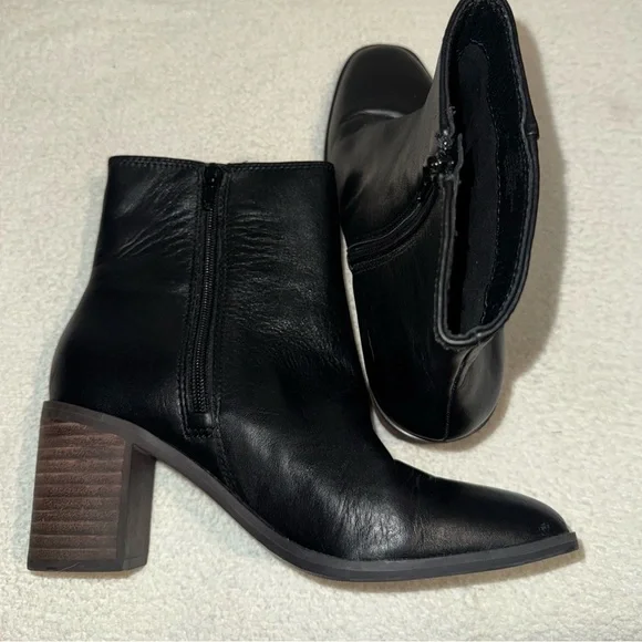 Lucky Brand Black Leather Ankle Boots with Chunky Heel - Picture 4 of 5